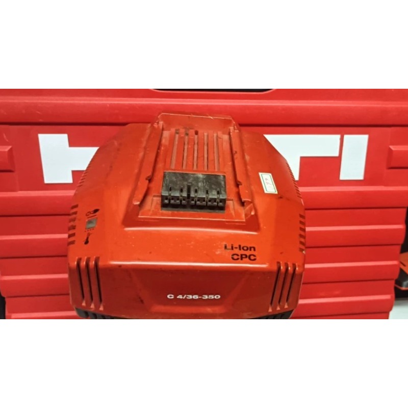 Multi-Voltage Fast Charger C 4 - огляд і ціна Power Tools Hilti